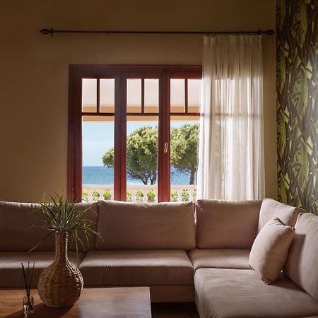 Sea Elegance Villa - On The Beach, By Zantewize Psarou  외부 사진