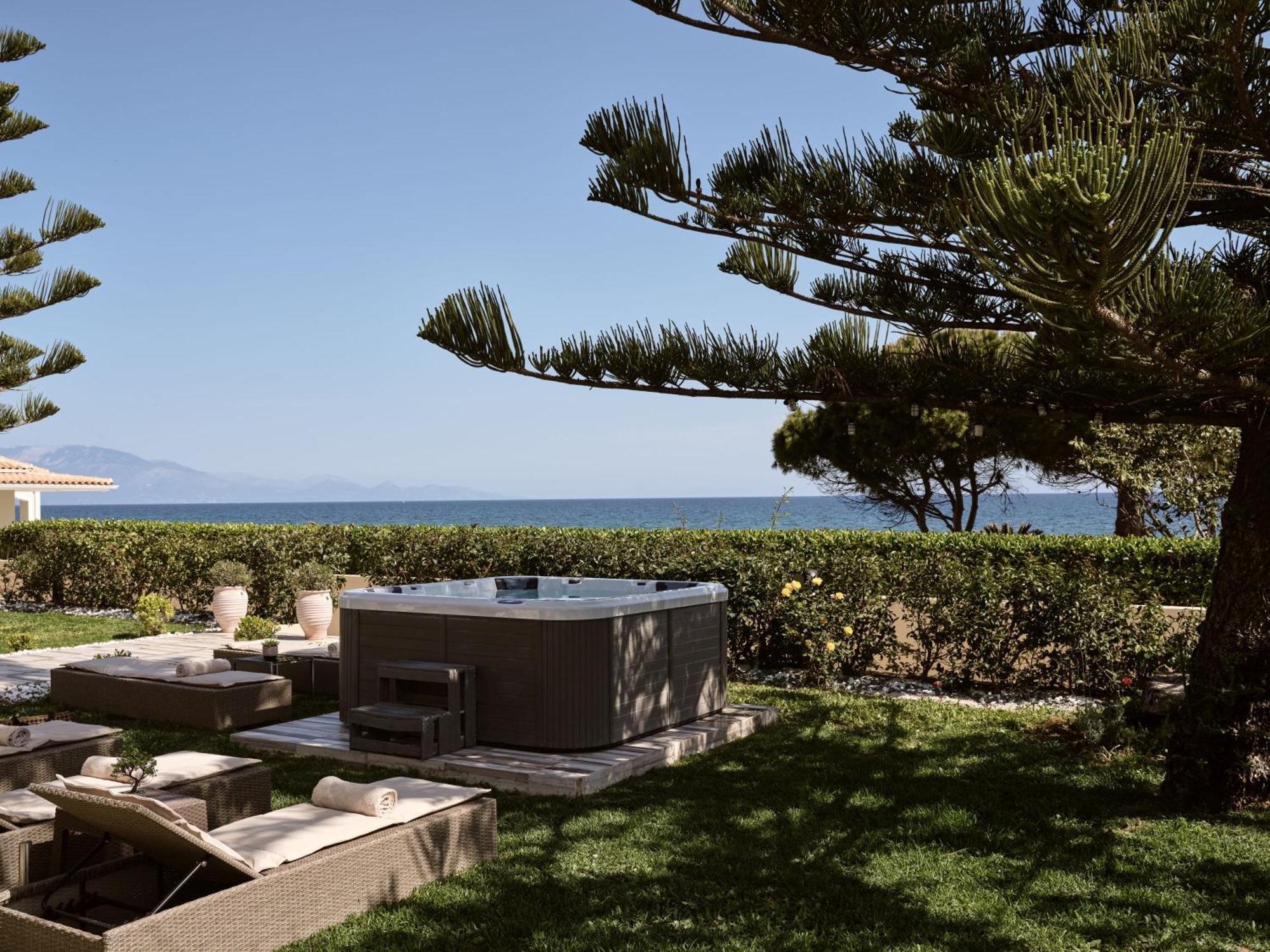 Sea Elegance Villa - On The Beach, By Zantewize Psarou  외부 사진